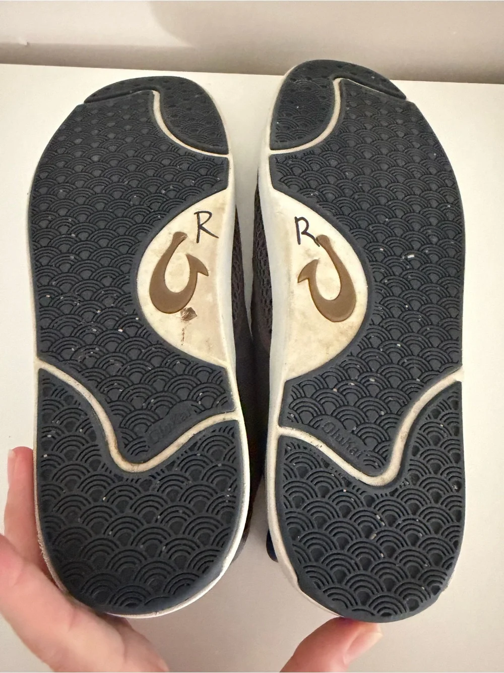OluKai men’s 11 Lae’ahi gray mesh crush heel slip on comfort lightweight sneaker